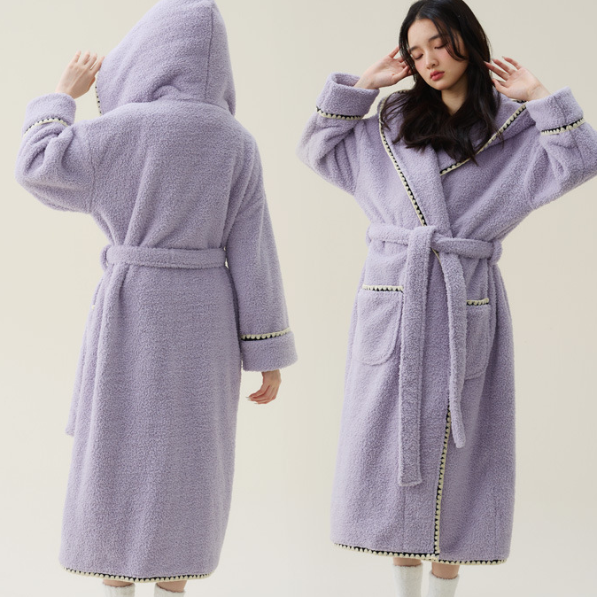 Peignoir long et chaud en polaire avec capuche