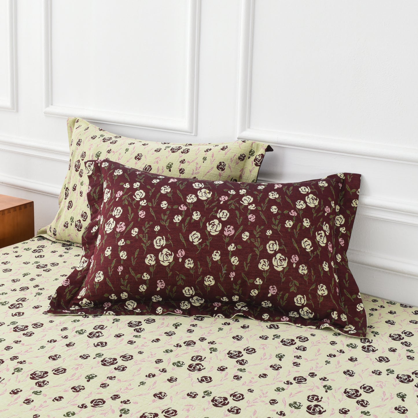 Parure de lit réversible en gaze de coton à motif rose (4 pièces)