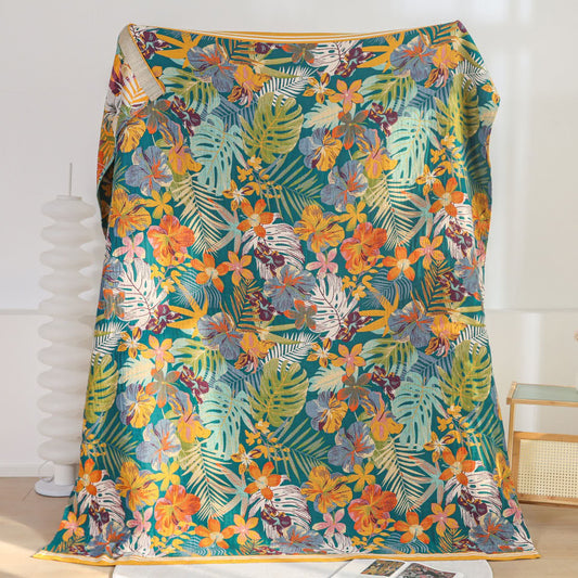 Couverture en gaze de coton colorée avec des pétales de fleurs