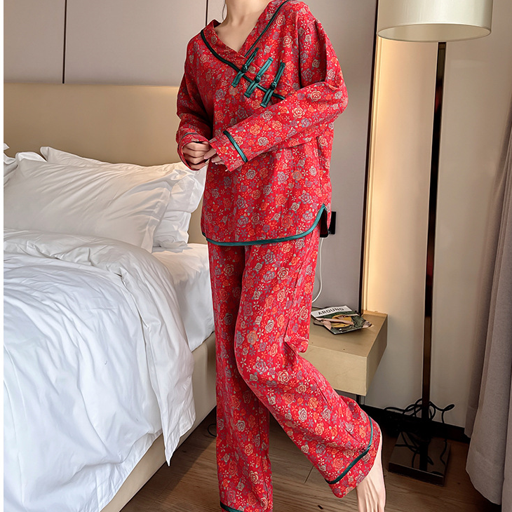 Ensemble pyjama oversize en coton rose avec bouton grenouille