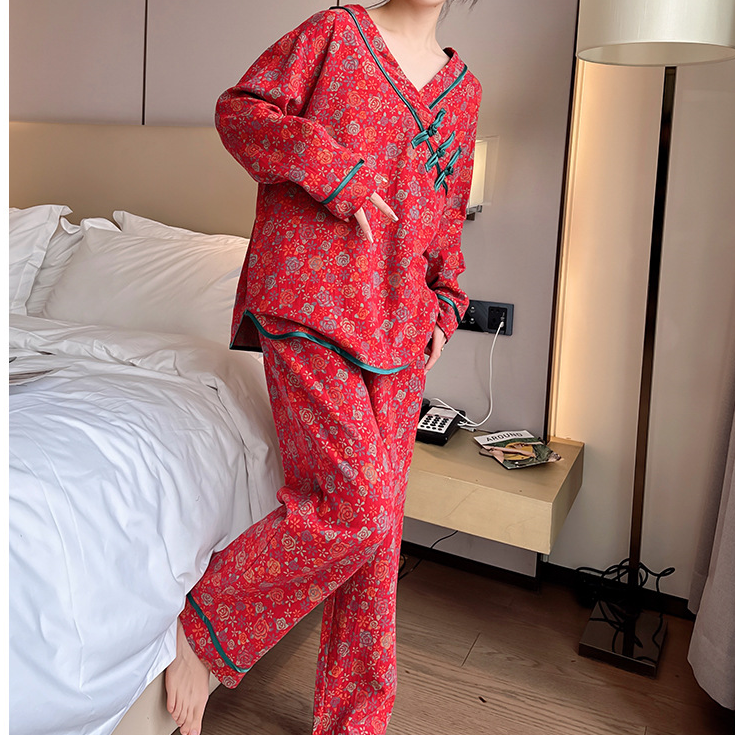 Ensemble pyjama oversize en coton rose avec bouton grenouille