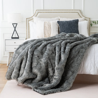 Couverture d'hiver luxueuse en fausse fourrure