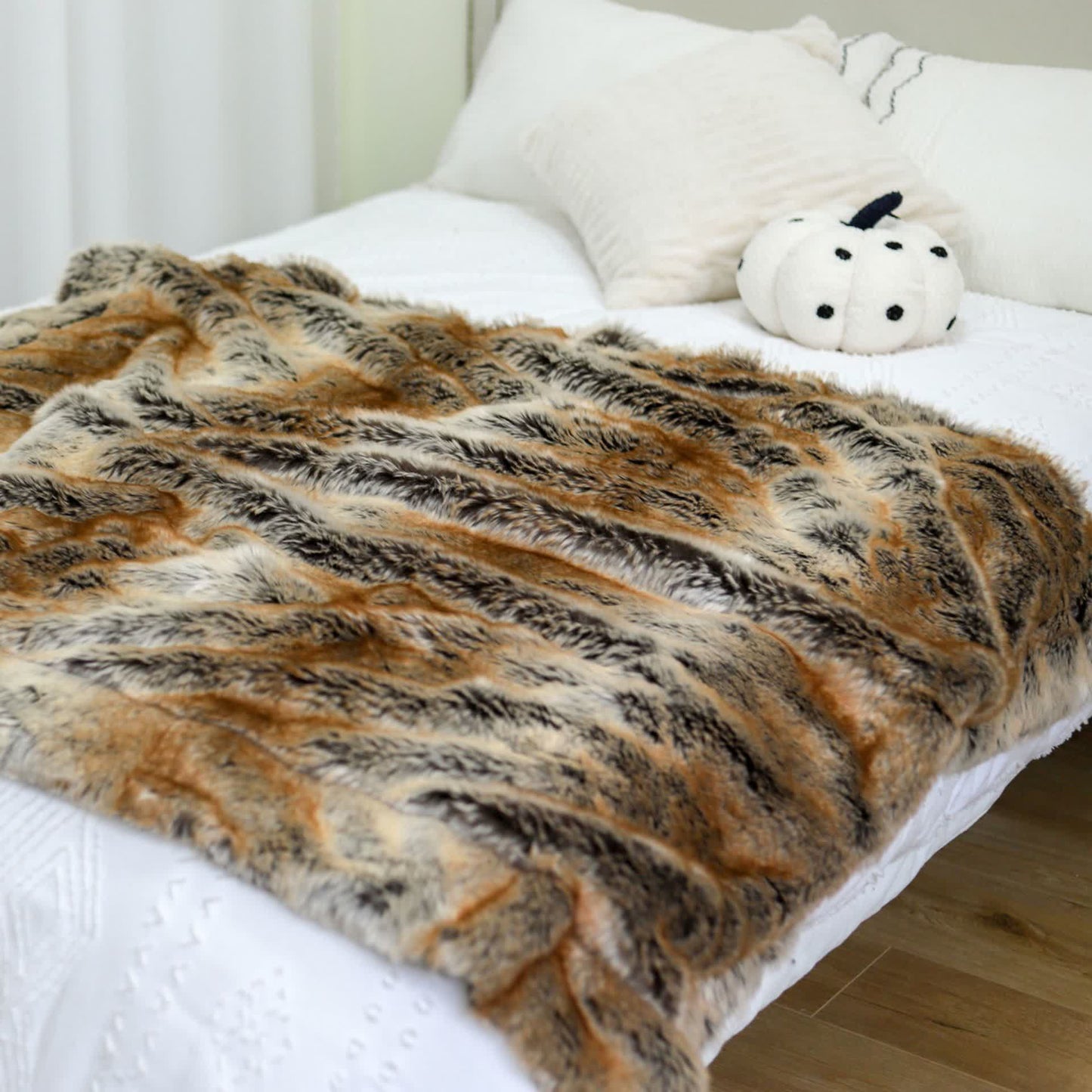 Couverture d'hiver luxueuse en fausse fourrure