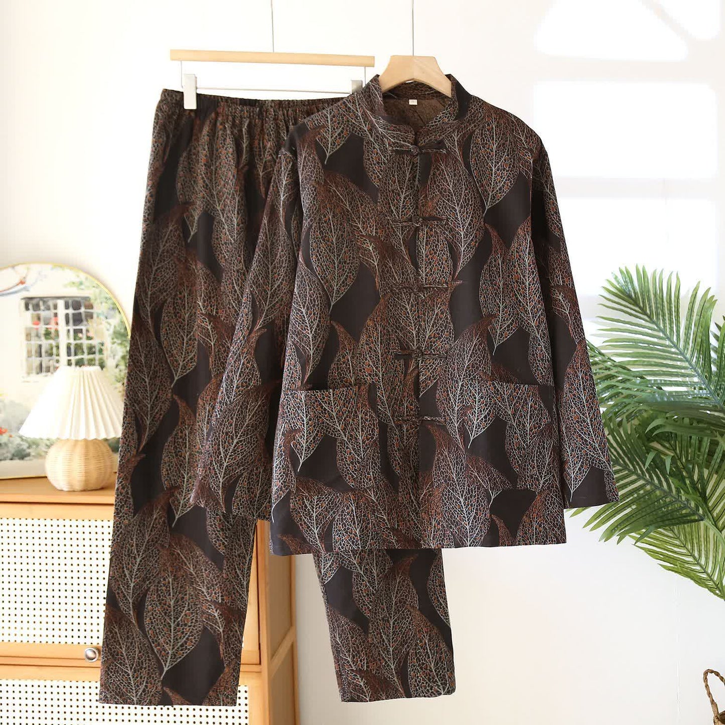Ensemble pyjama couple rétro à boutons grenouille et feuilles