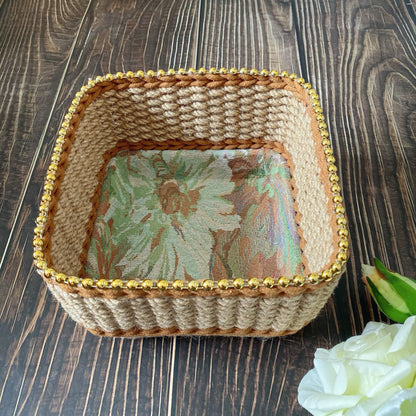 Panier de rangement de table tissé à la main de style vintage avec motif floral