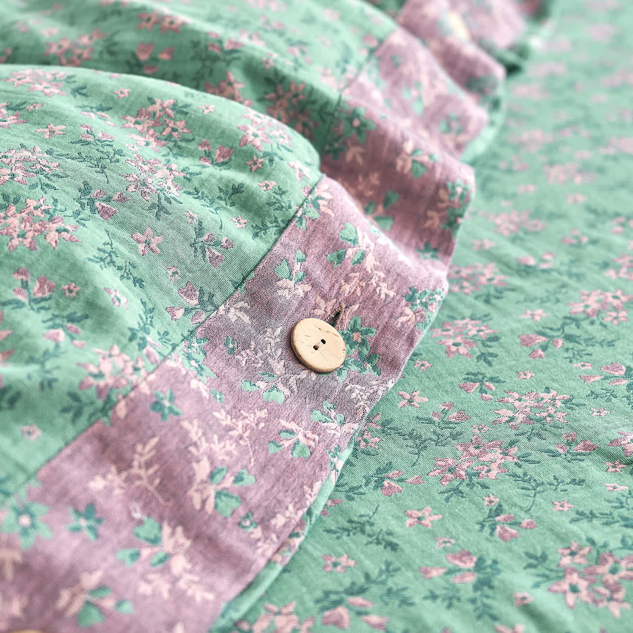 Parure de lit en gaze de coton à boutons floraux Refresh (4 pièces)