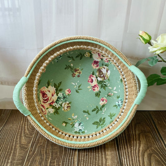 Élégant panier de rangement fait main avec rose