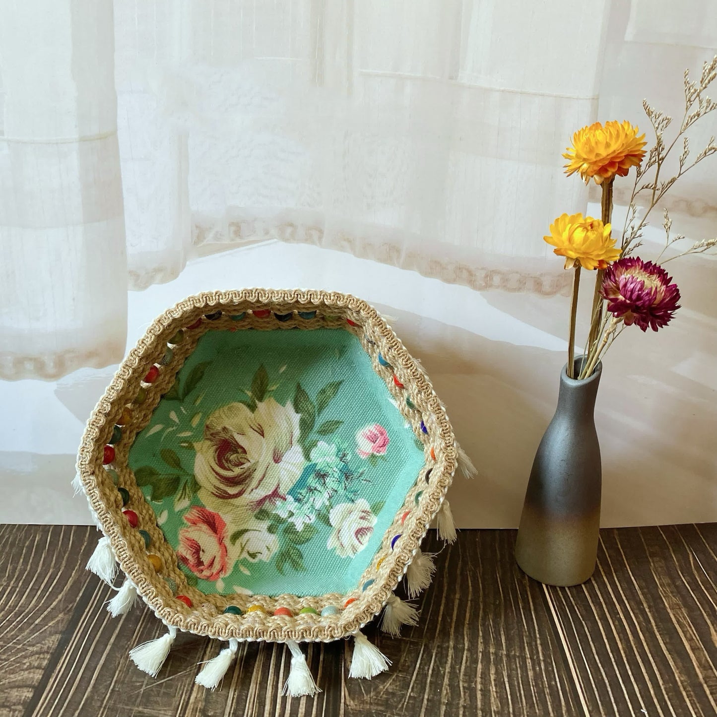 Panier de rangement hexagonal en corde de chanvre à motif floral