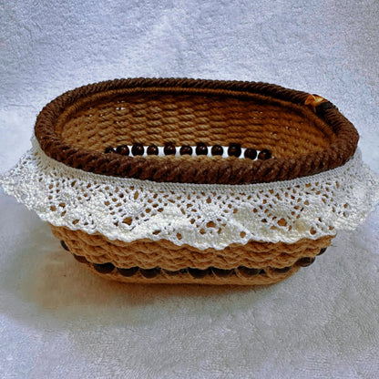 Panier de rangement fonctionnel avec bordure en dentelle florale