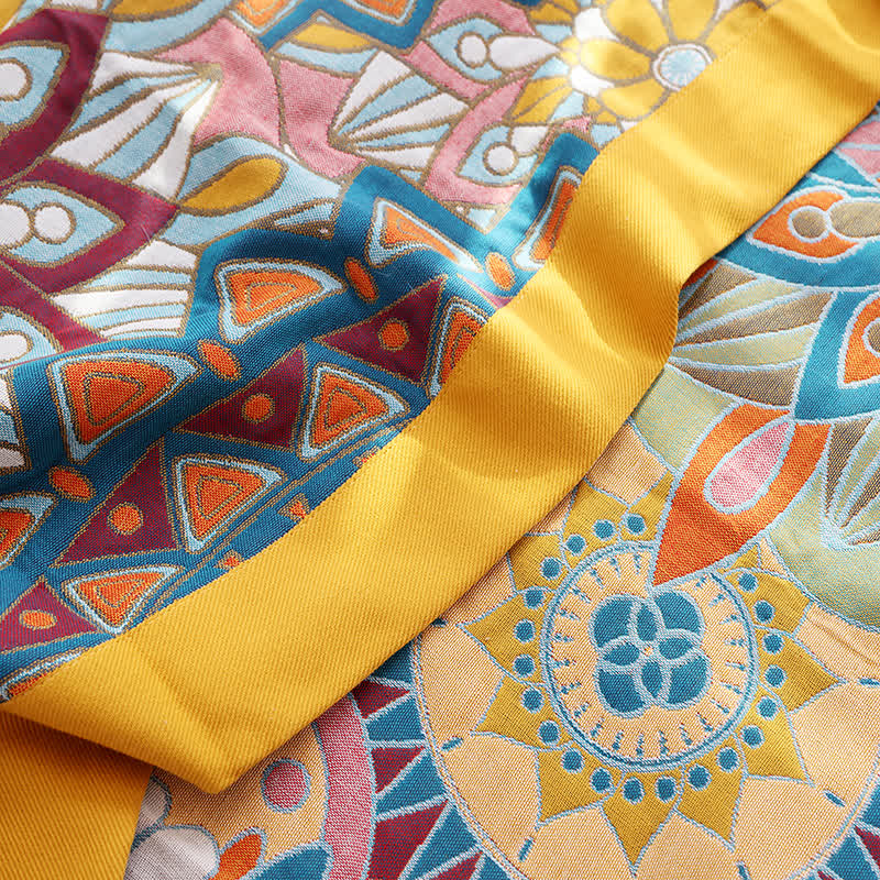 Couette légère en coton de style marocain avec pompons