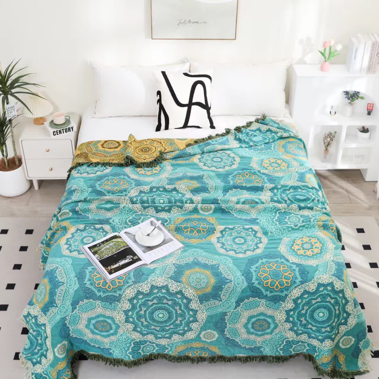 Couette douce avec gaze de coton mandala et pompon