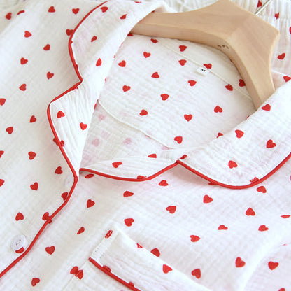 Ensemble de vêtements d'intérieur simple en gaze de coton avec revers en forme de cœur