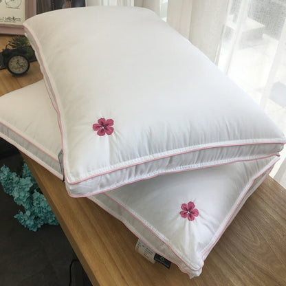 Noyau d'oreiller en coton doux avec broderie de fleurs de cerisier