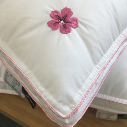Noyau d'oreiller en coton doux avec broderie de fleurs de cerisier