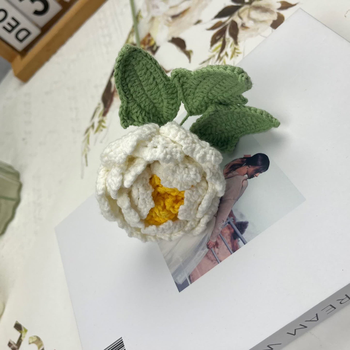 Décoration d'intérieur en fil crocheté à la main en forme de fleur de pivoine