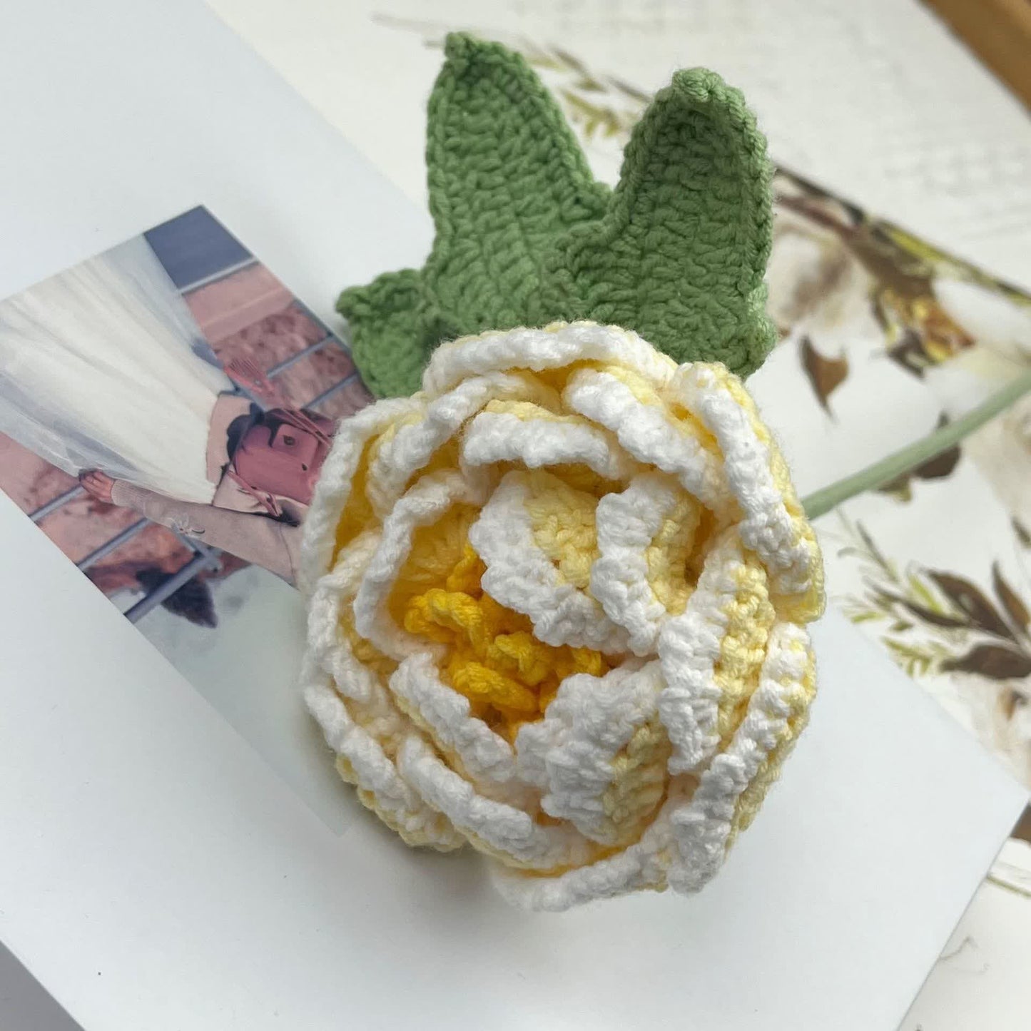 Décoration d'intérieur en fil crocheté à la main en forme de fleur de pivoine