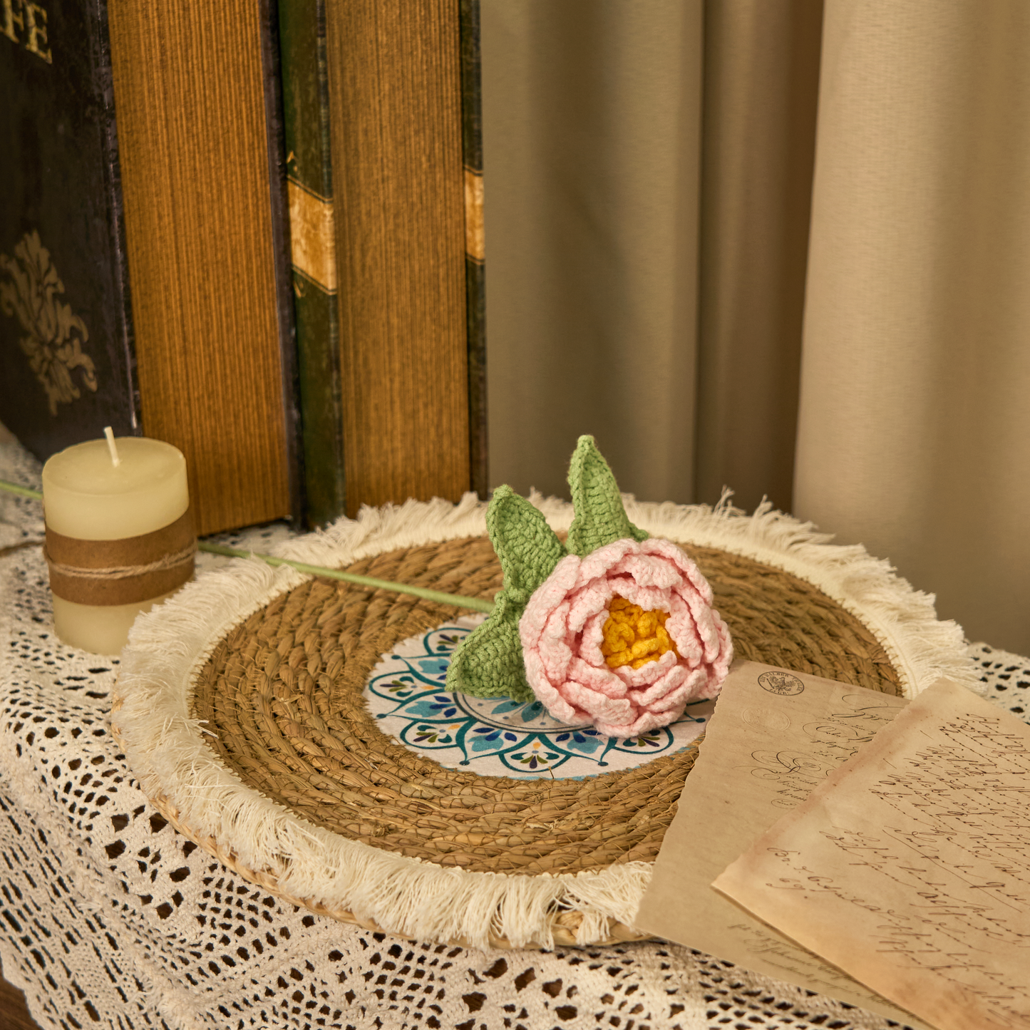 Décoration d'intérieur en fil crocheté à la main en forme de fleur de pivoine