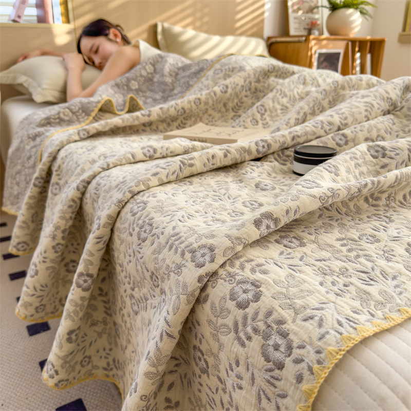 Couette en gaze de coton à trois couches à motif floral rafraîchissant - Jaune clair et gris - 200cm x 230cm - image 0