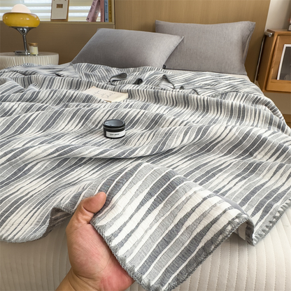 Couette respirante et confortable en gaze de coton rayée
