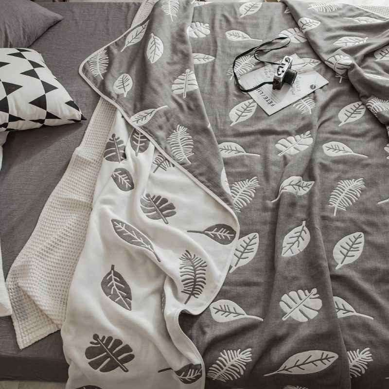 Couette simple et légère composée de six couches de gaze de coton