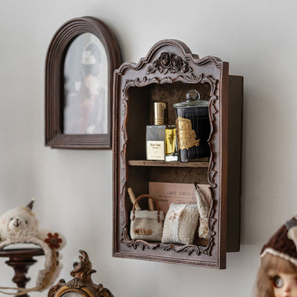 Armoire murale multicouche sculptée française de style rétro