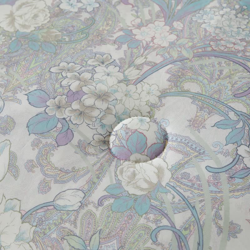 Couette douce et légère avec motif floral vintage