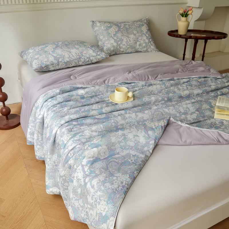 Couette douce et légère avec motif floral vintage
