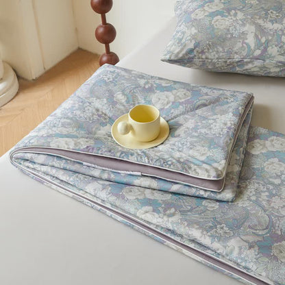 Couette douce et légère avec motif floral vintage