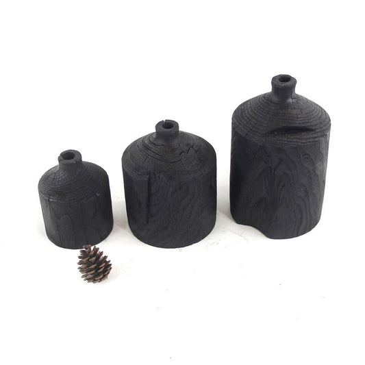 Vase décoratif en bois noir