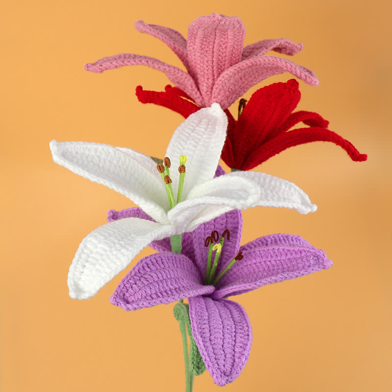Décoration de branche de lys tricotée à la main au crochet