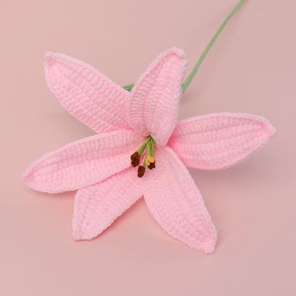 Décoration de branche de lys tricotée à la main au crochet