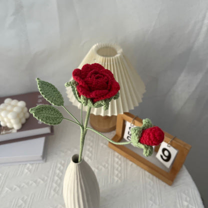 Camélia artificiel tricoté à la main au crochet