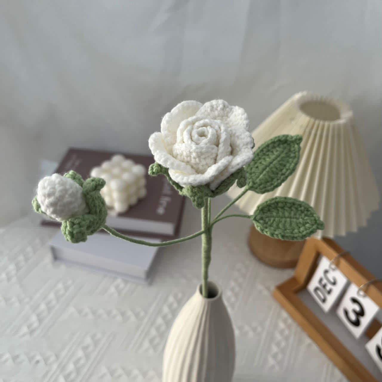 Camélia artificiel tricoté à la main au crochet