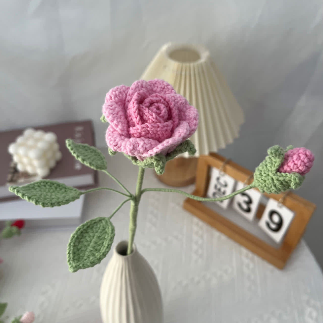 Camélia artificiel tricoté à la main au crochet