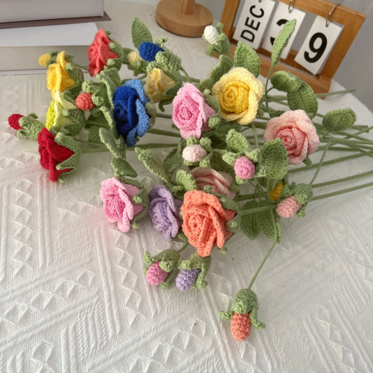 Camélia artificiel tricoté à la main au crochet