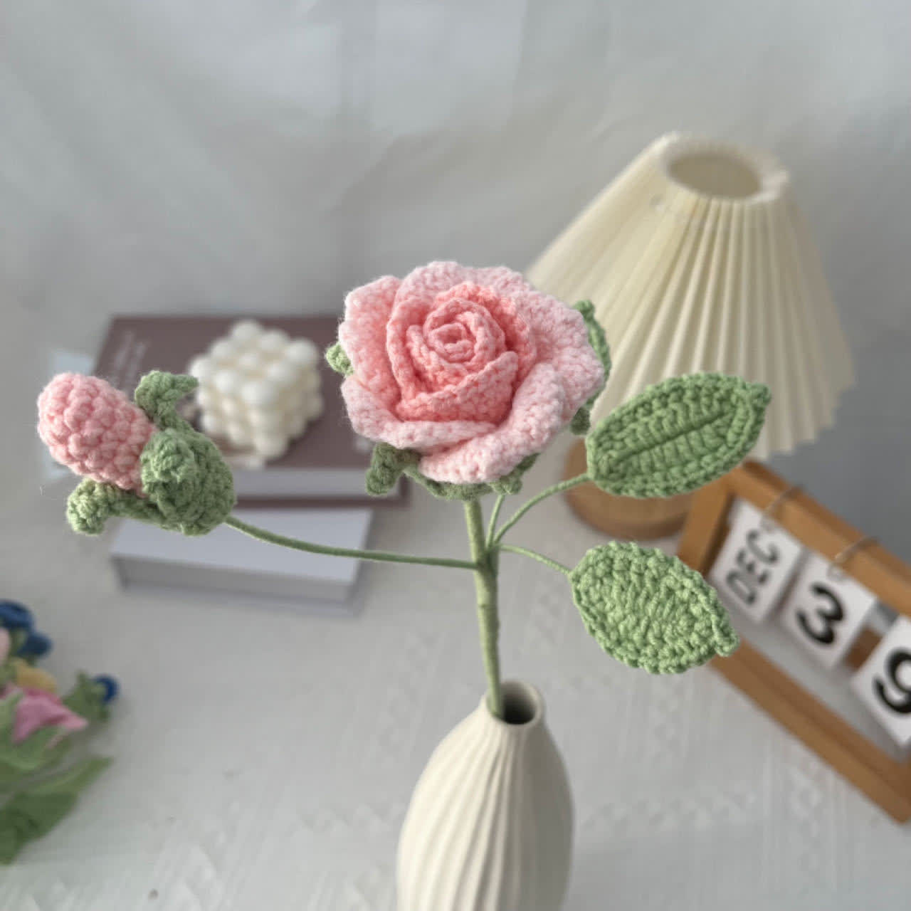 Camélia artificiel tricoté à la main au crochet