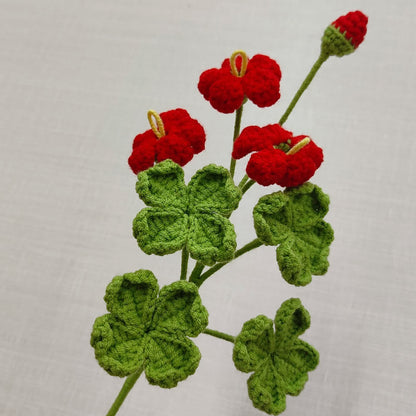 Bouquet de trèfles tricoté et crocheté à la main