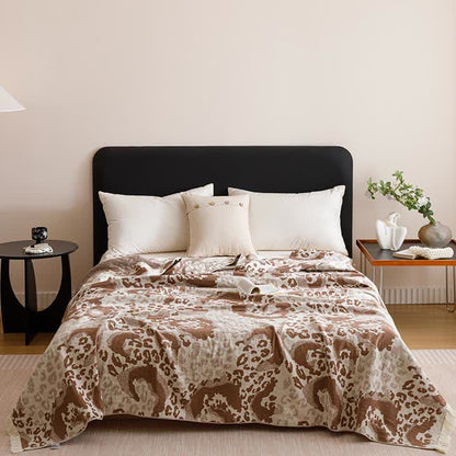 Couette réversible en gaze de coton vintage et pompon