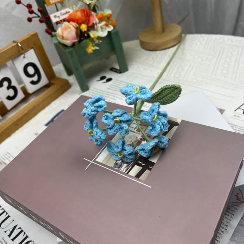 Bouquet de myosotis au crochet tricoté à la main