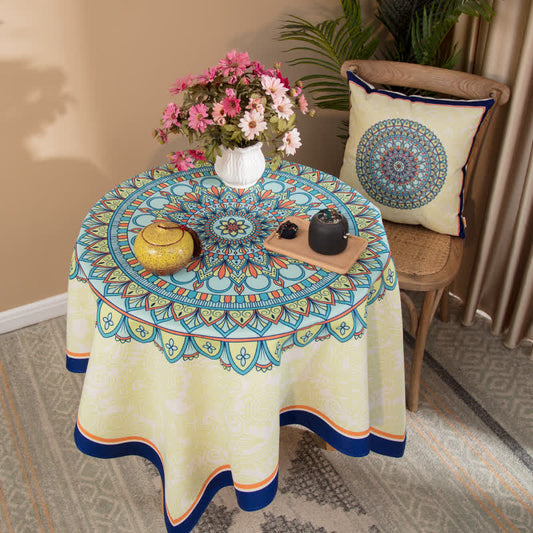 Nappe de style ethnique à motifs géométriques