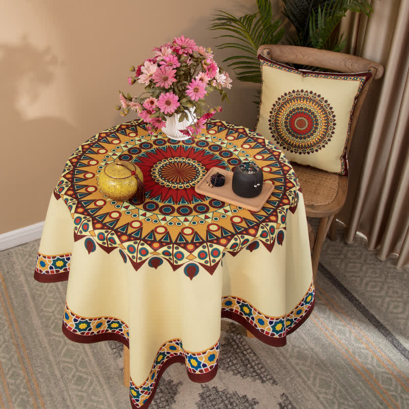 Nappe de style ethnique à motifs géométriques