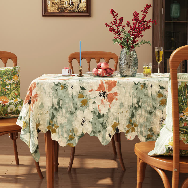 Nappe jacquard à bord festonné et motif floral style peinture à l'huile