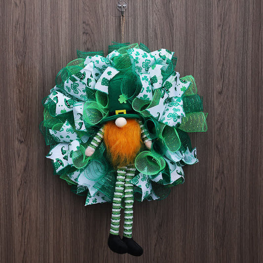 Couronne de poupée en trèfle créative comme décoration de porte