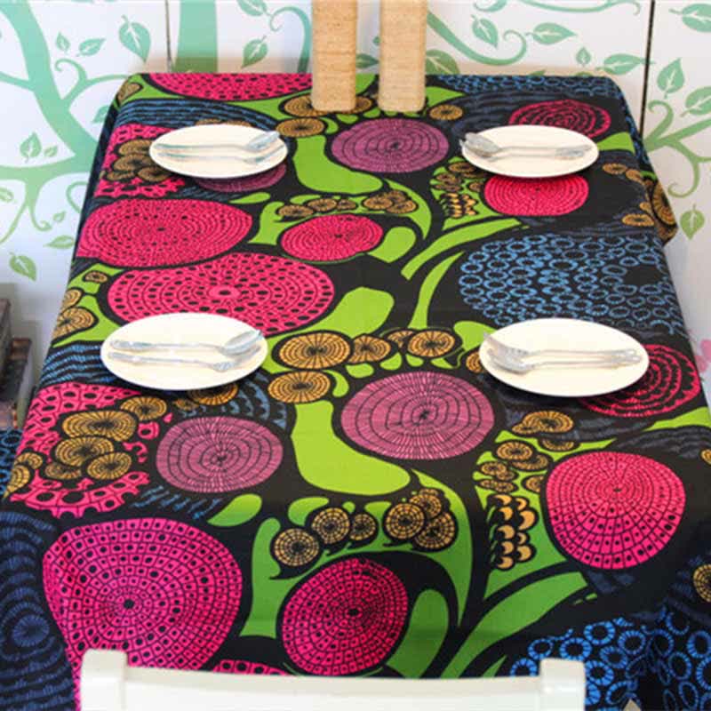 Nappe colorée de style ethnique