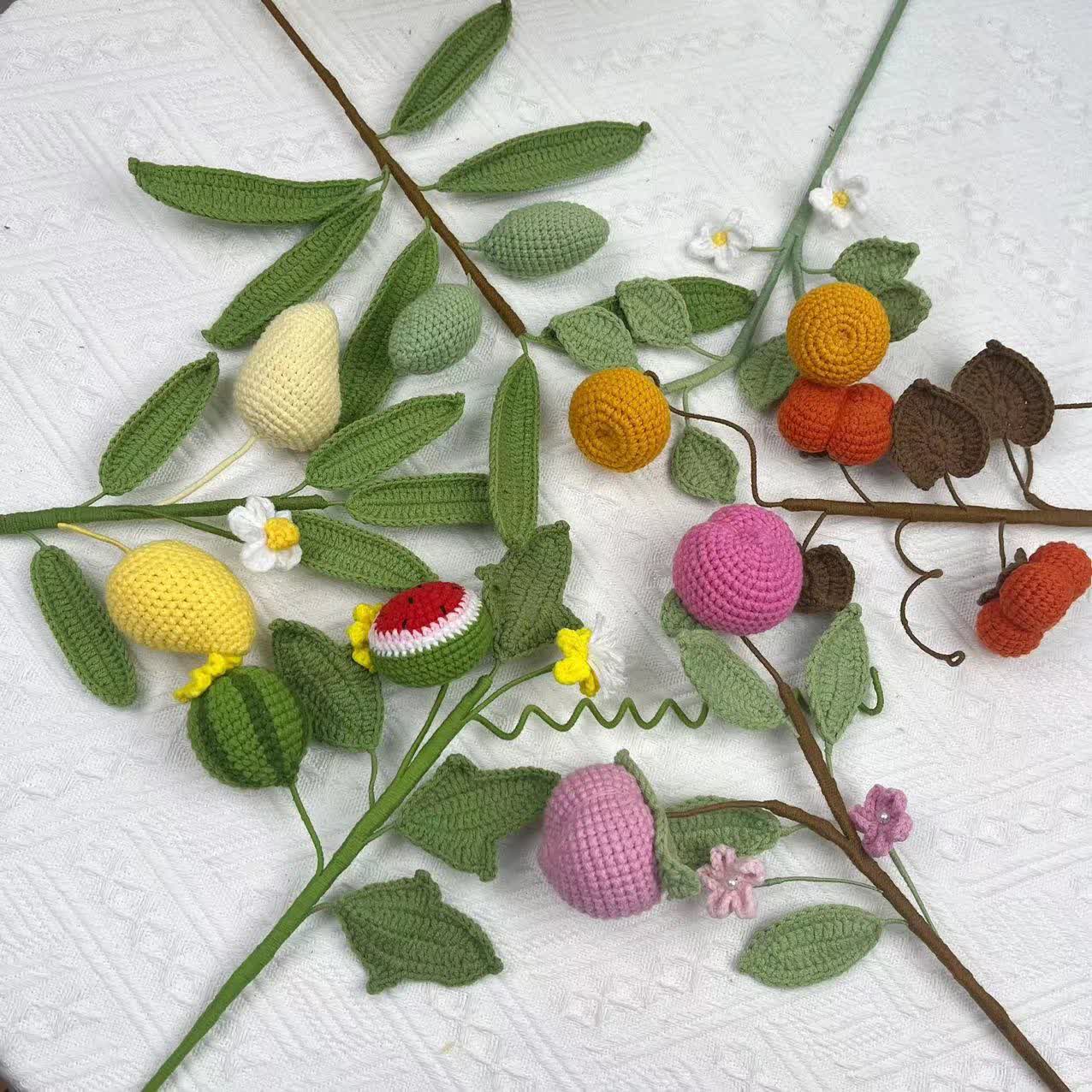 Bouquet de fruits créatif fait main au crochet et tricoté