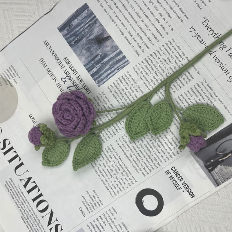 Bouquet de branches de fleurs de camélia tricoté à la main au crochet