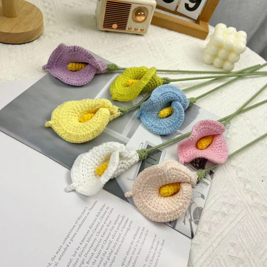 Bouquet de lys calla tricoté à la main au crochet