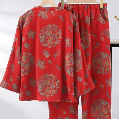 Ensemble de nuit en gaze de coton avec fermeture grenouille et motif floral