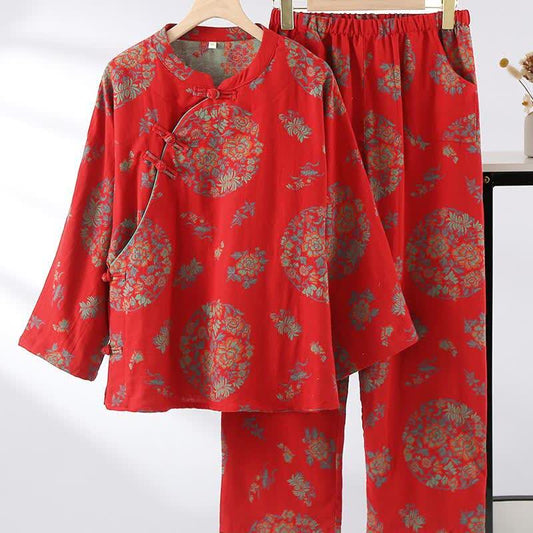 Ensemble de nuit en gaze de coton avec fermeture grenouille et motif floral