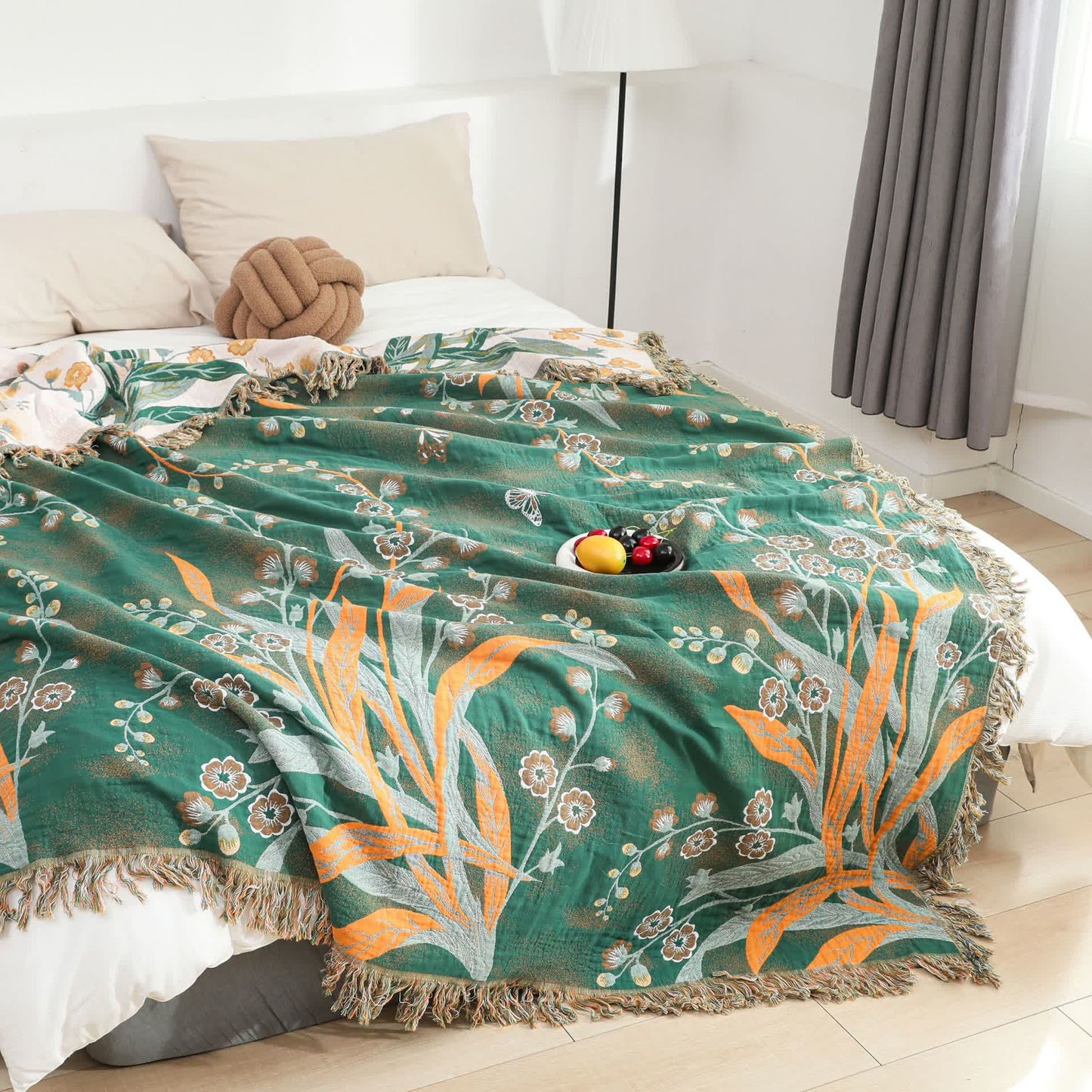 Couette réversible en gaze de coton avec pompons et rafraîchisseur en forme d'herbe